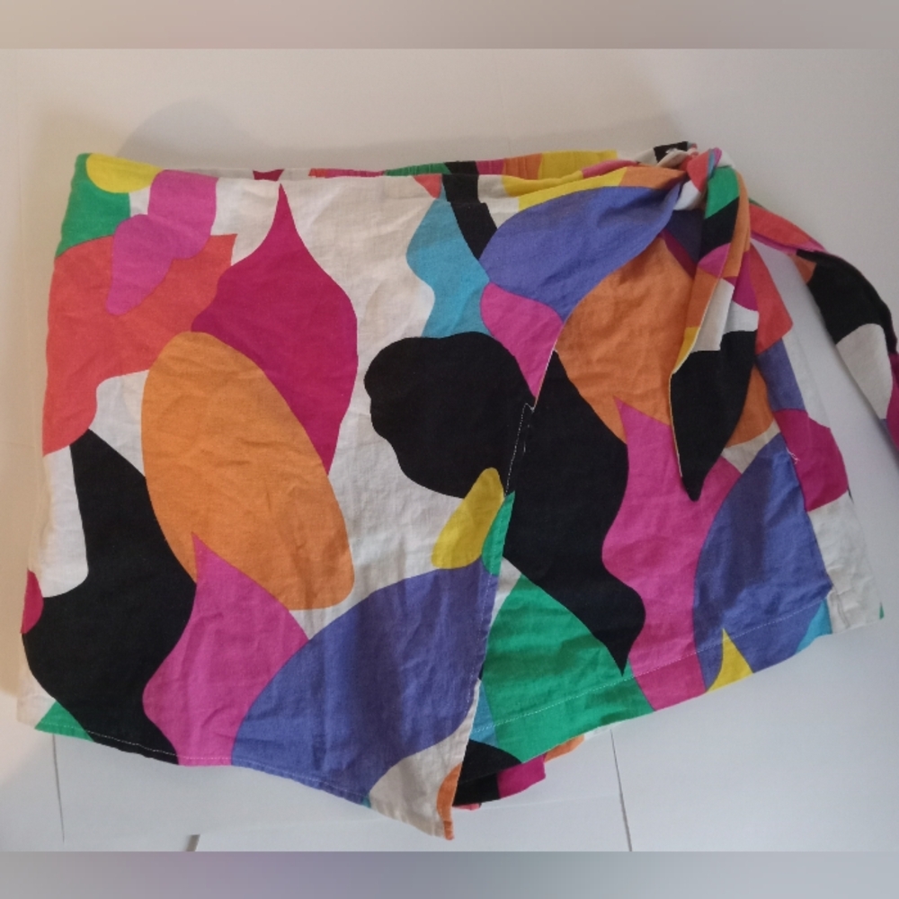 Size 12, High Rise Skorts, Vibrant Colors, Abstract Design